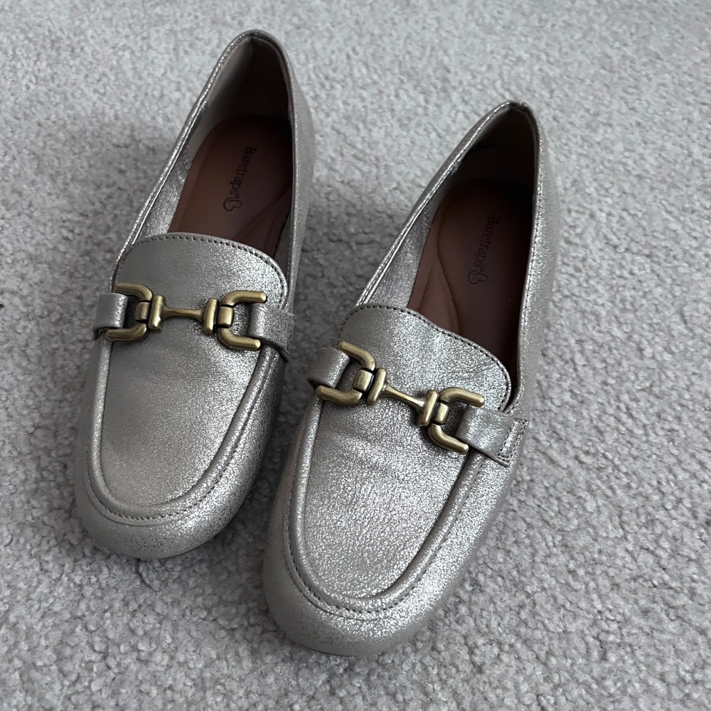 Baretraps Caddie Metallic Champagne Wedge Loafers Womens 6.5M